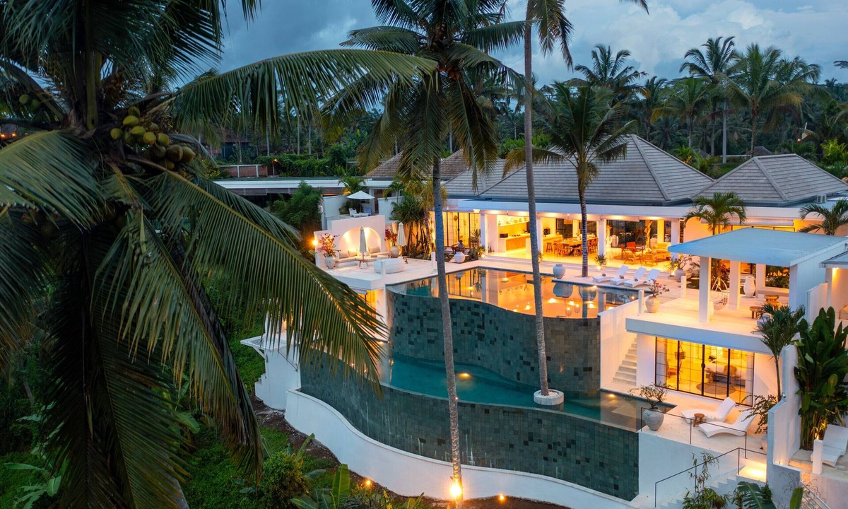 Pejeng Kawan Villa | 2 Infinity Pools Jungle Paradise Ubud 4BR Villa