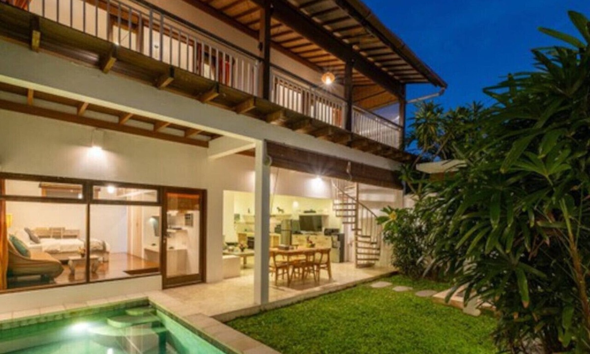 Sunset Road Villa | 3 Bedroom cozy private pool Villa in Seminyak WIFI