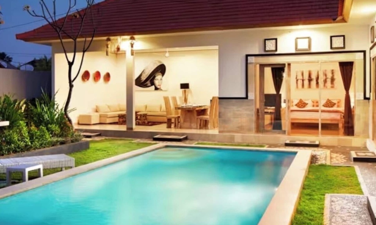 Petitenget Villa | 3 Bedrooms Central Seminyak