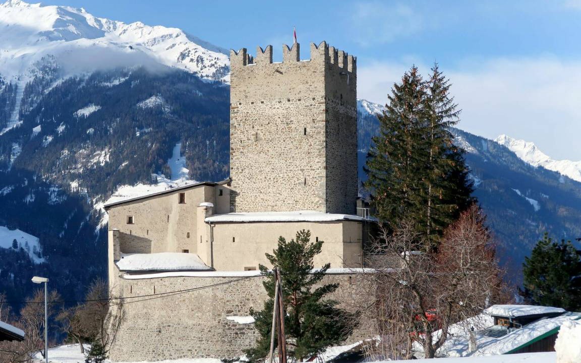 Fliess Apartment | 430 m² Apartment ∙ 14 bedrooms ∙ 28 guests