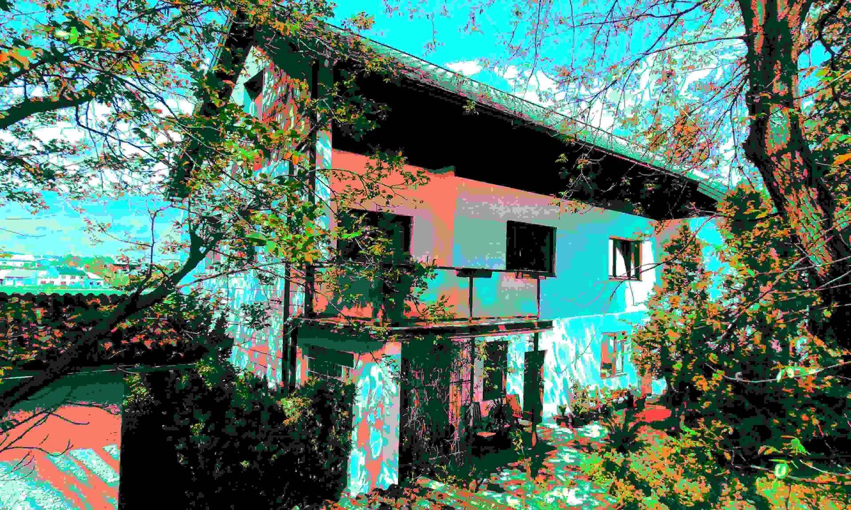 Neulengbach Apartment | Accommodation close to the center with in-house swimming pond and wonderful castle view