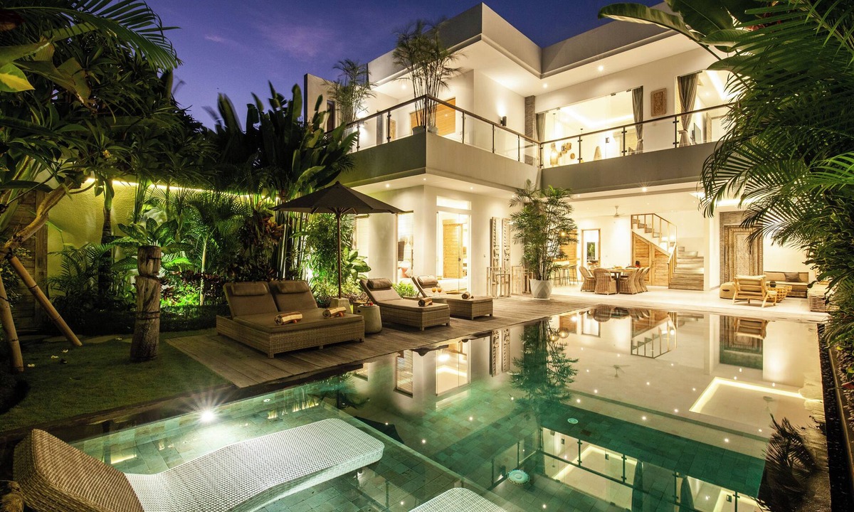 Drupadi Villa | Amazing 4 BR Villa in Central Seminyak, Modern, Immaculate, Great Location