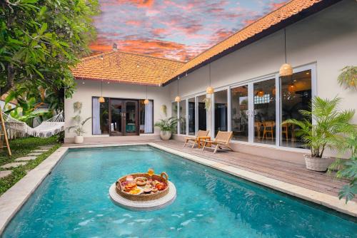 Berawa Villa | Bali Canggu 3BR Paradise Villa 5min ride to Beach and Finns