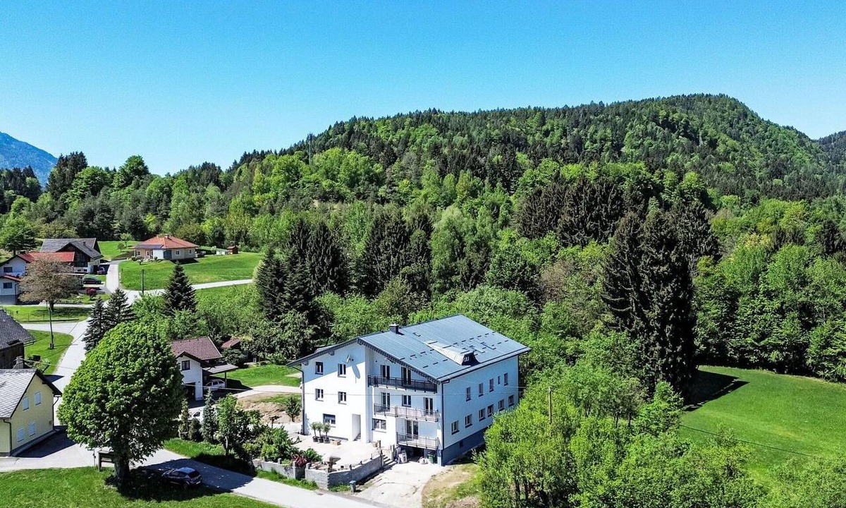 Rosegg Apartment | Beautiful apartment for 4 guests with WIFI, A/C, TV and patio