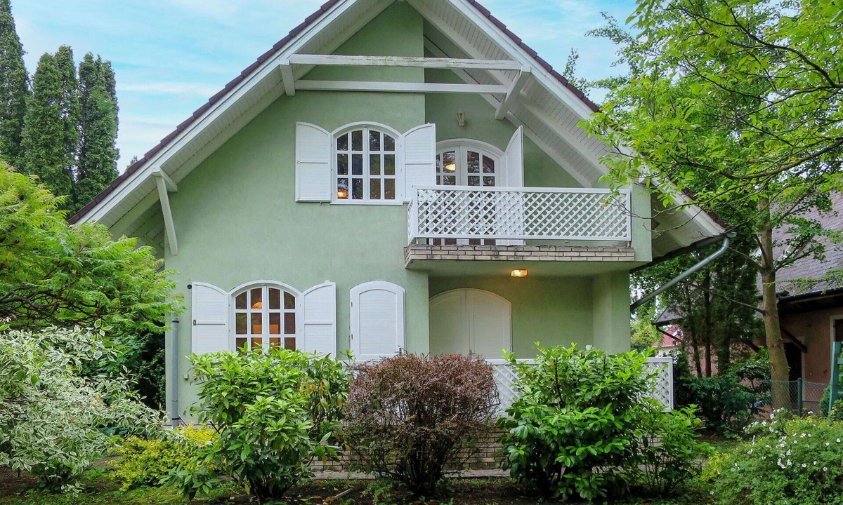 Siofok-Sosto House | Beautiful villa for 7 guests with A/C, WIFI, TV, terrace and pets allowed