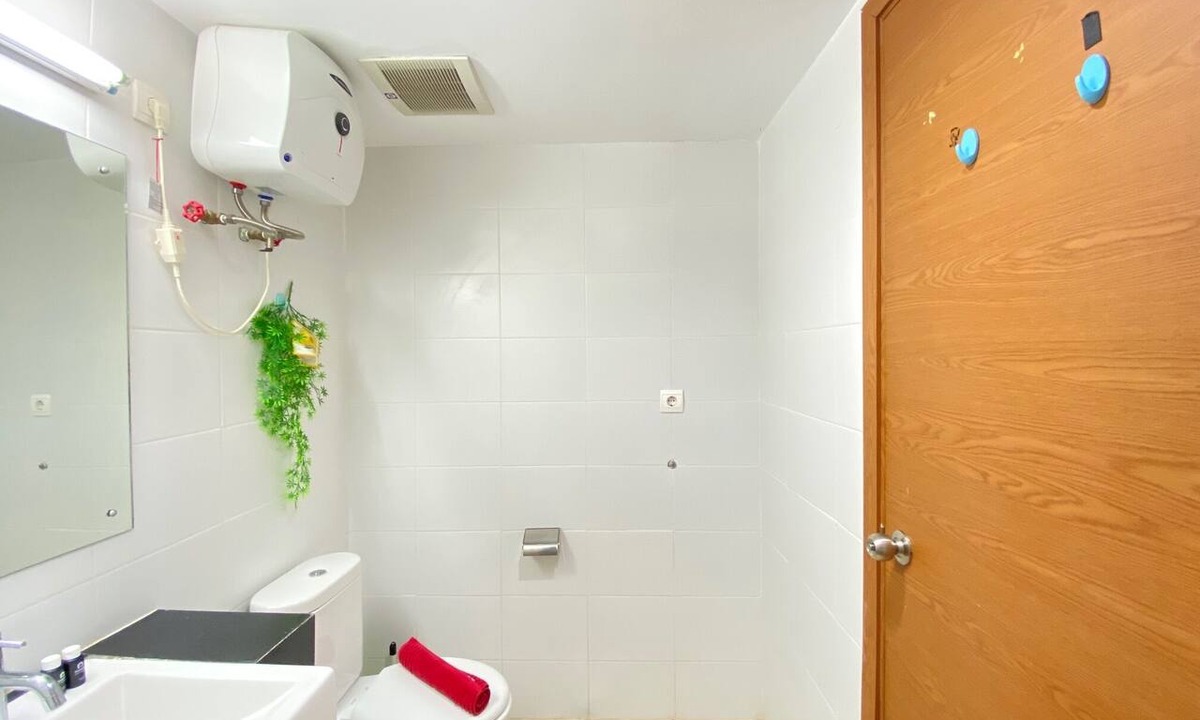 Hegarmanah Apartment | Bright Studio Room at Beverly Dago Apartment