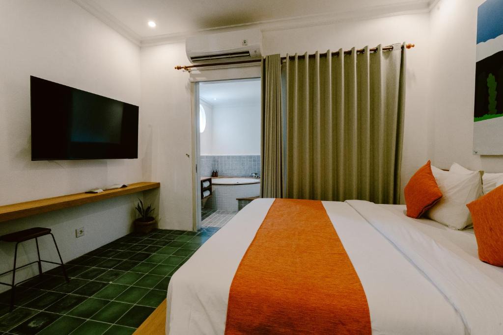 Batubelig Hotel | Brown Feather Batu Belig