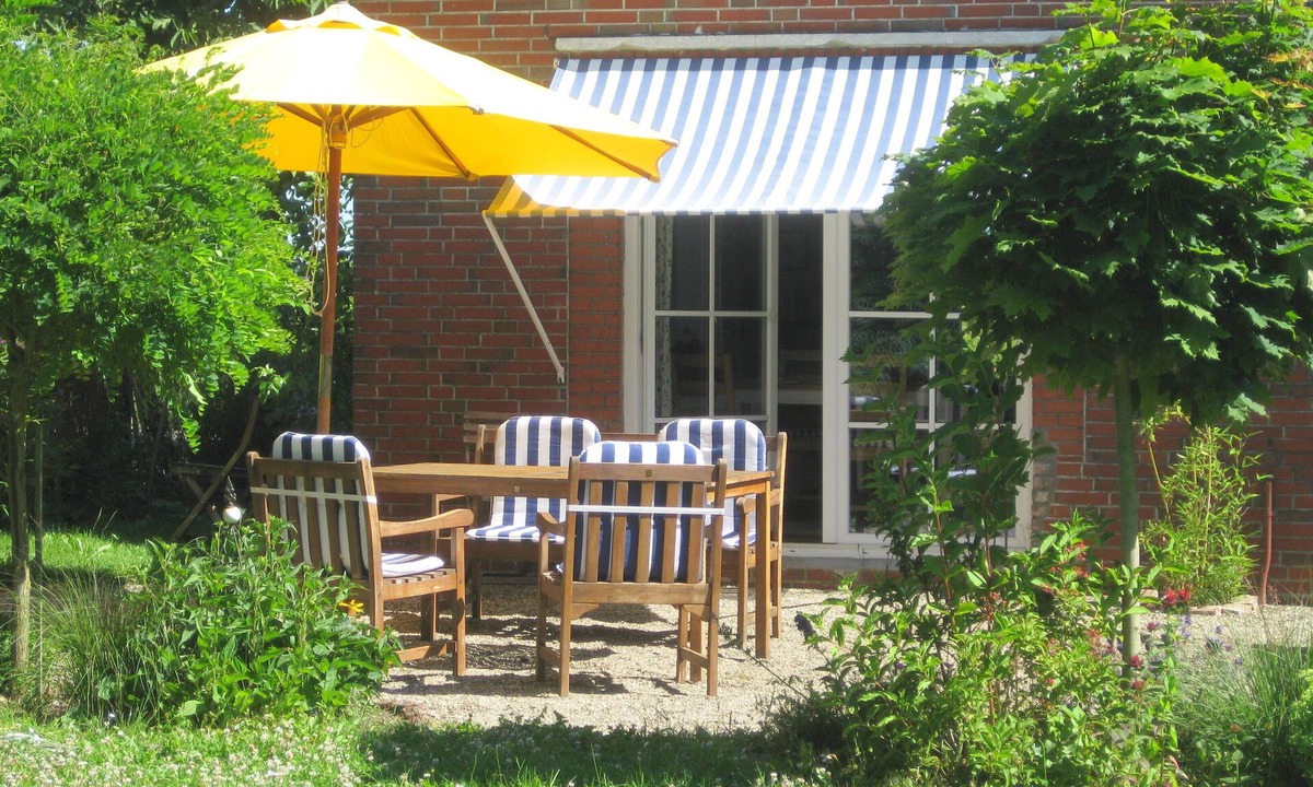 Campen House | Campen Cottage - relaxed, rustic cottage in shabby chic style near the coast