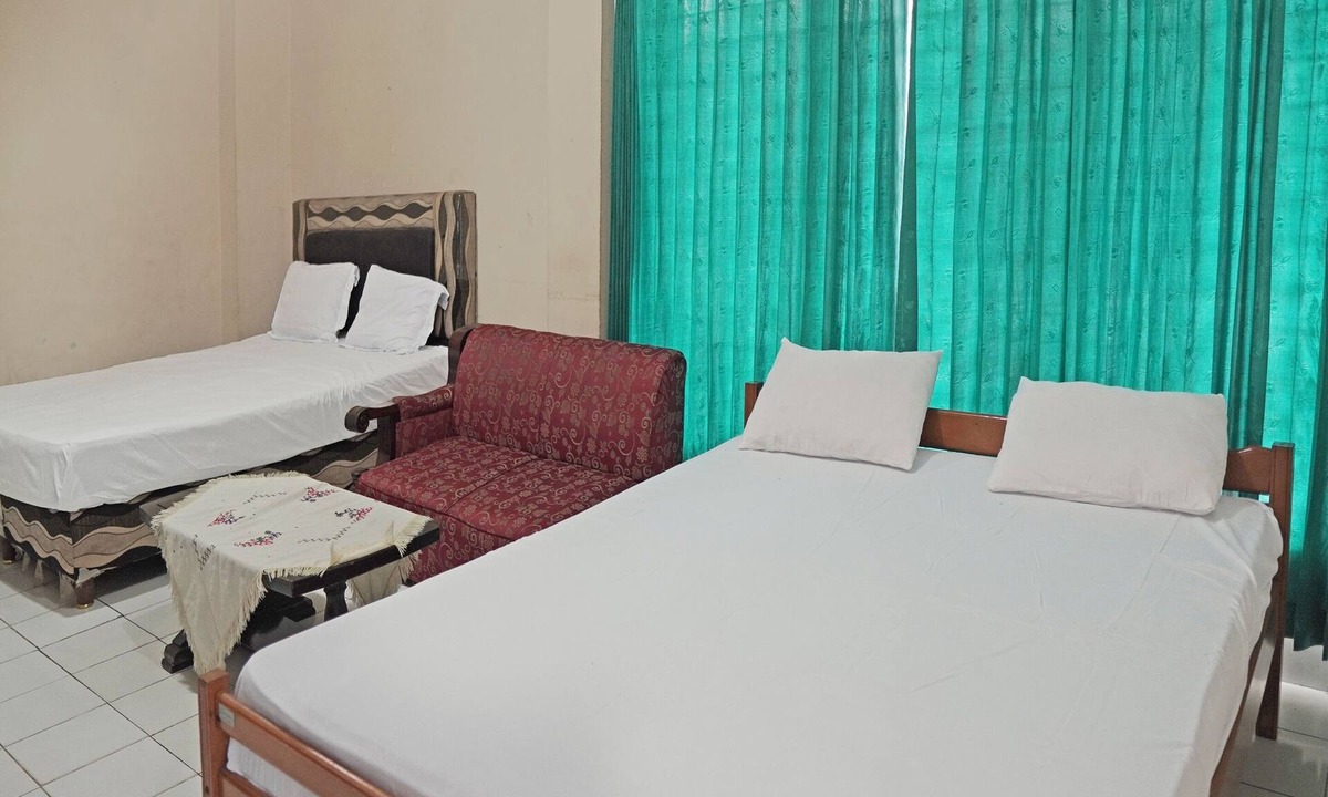 Muara Enim Hotel | Capital O 92958 Hotel Raflessia Syariah