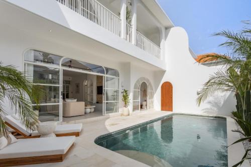 Berawa Apartment | Casa Bella I - Pool Villa near Finns & Atlas