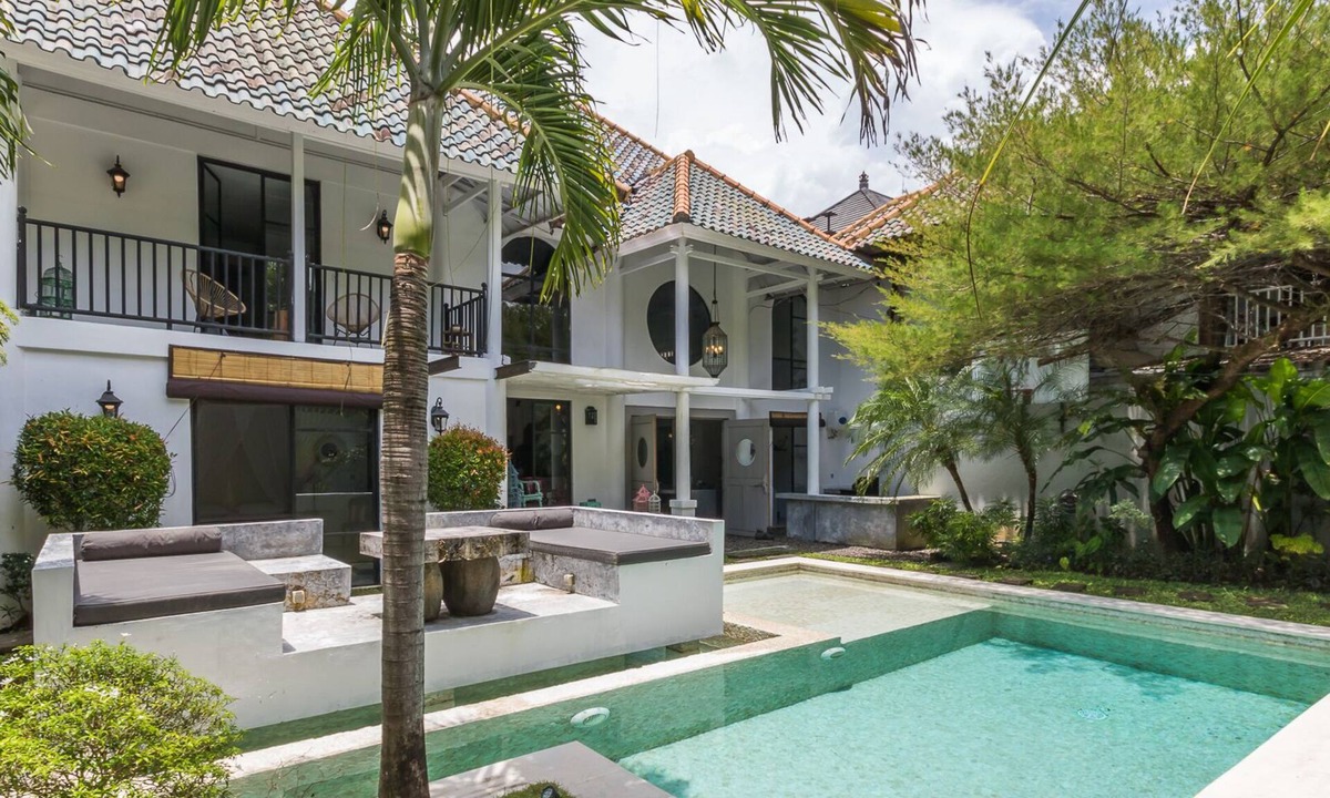 Sunset Road Villa | Charming 3 bedroom villa, Loft style Seminyak, Bali