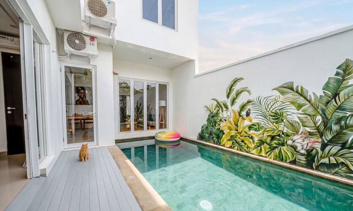Mumbul Villa | Chic 3BR in Nusa Dua w Ocean View+Cinema+Rooftop