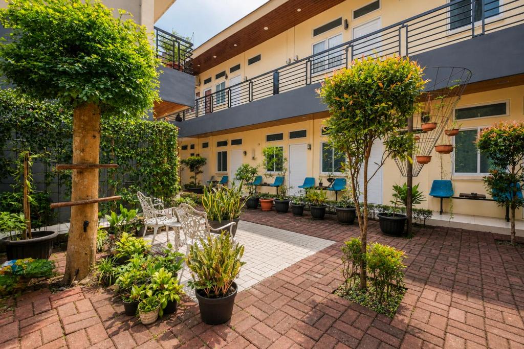 Sukaraja Hotel | Collection O near Club Golf Bogor Raya formerly Homestay Helinium Syariah