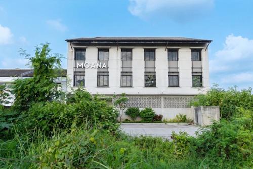 West Cirebon Hotel | Colletion O near Living Plaza Cirebon formerly Moana Residence