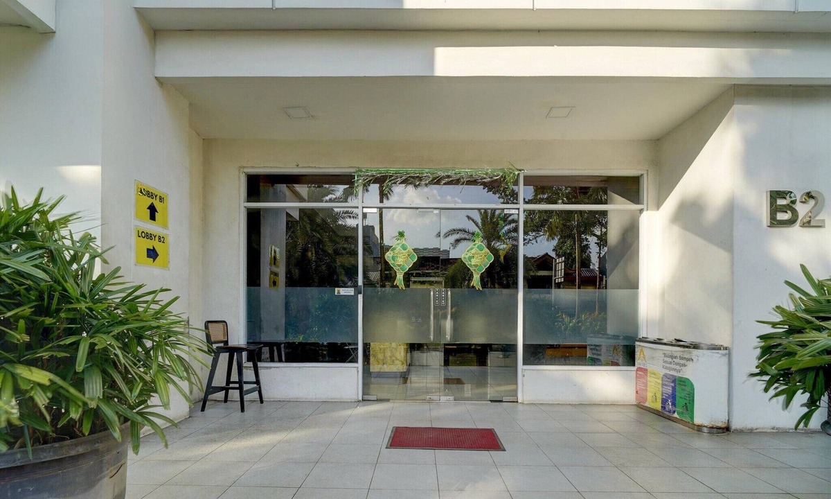 Bendungan Hilir House | Cozy Deluxe Double Near Stadion Utama w/Wifi