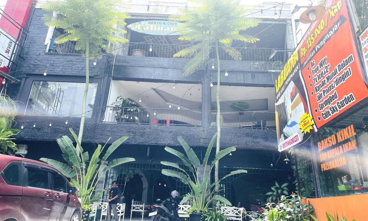 Makassar House | Deluxe Double Near Primaya Hospital