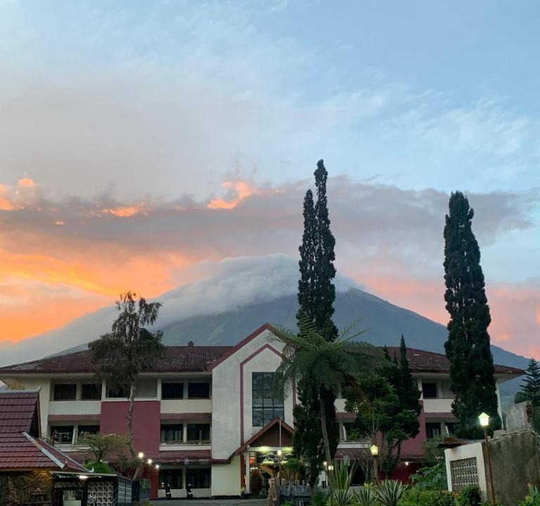 Temanggung Hotel | Dieng Kledung Pass Hotel & Restaurant