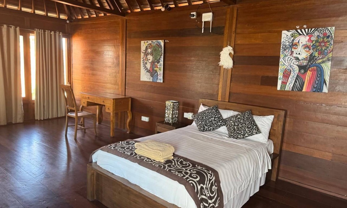 Lodtunduh House | Enchanting wooden house with AC in Ubud for a relaxing getaway