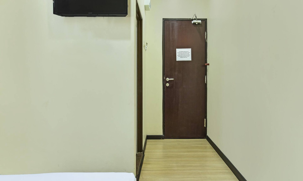 Parepare Hotel | EXPRESS O 91176 Hotel Puri Gandaria