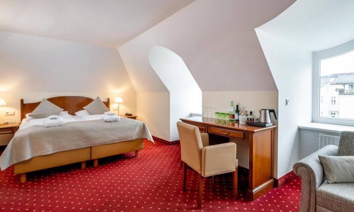 City Centre Salzburg House | Family Room - Free Cancellation - Breakfast Included - IMLAUER Palais Mirabell