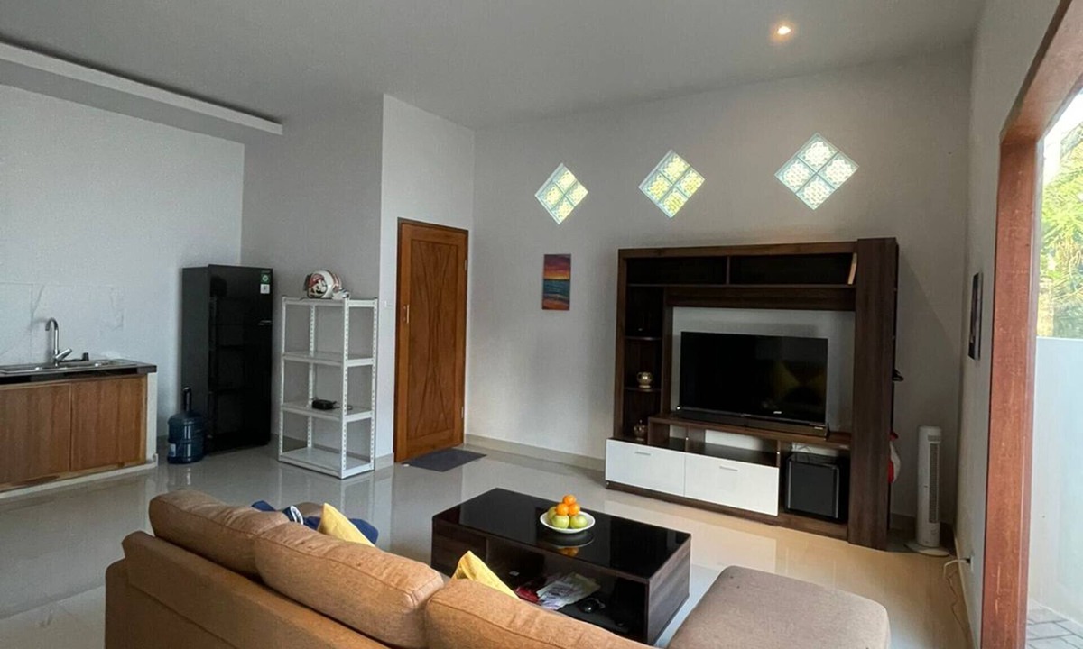 Senggigi House | Fully equipped town house in popular fishing village