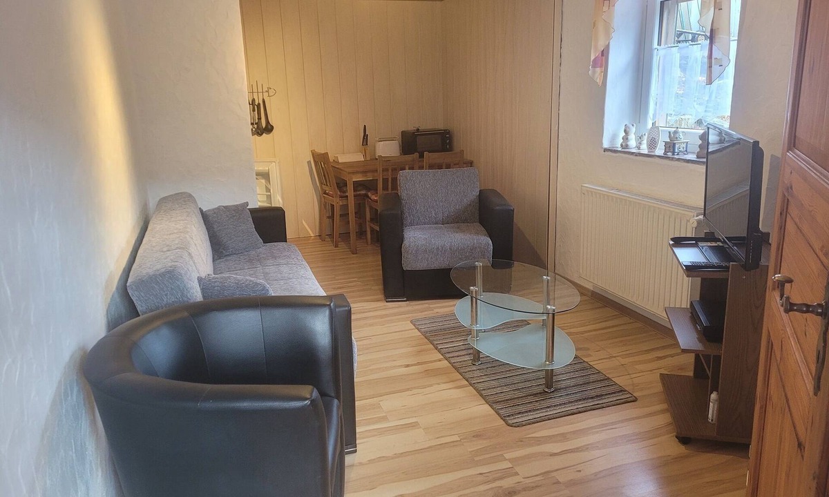 Lichtenberg Apartment | Gemütliches Zimmer mit TV und Kostenfreiem Wlan