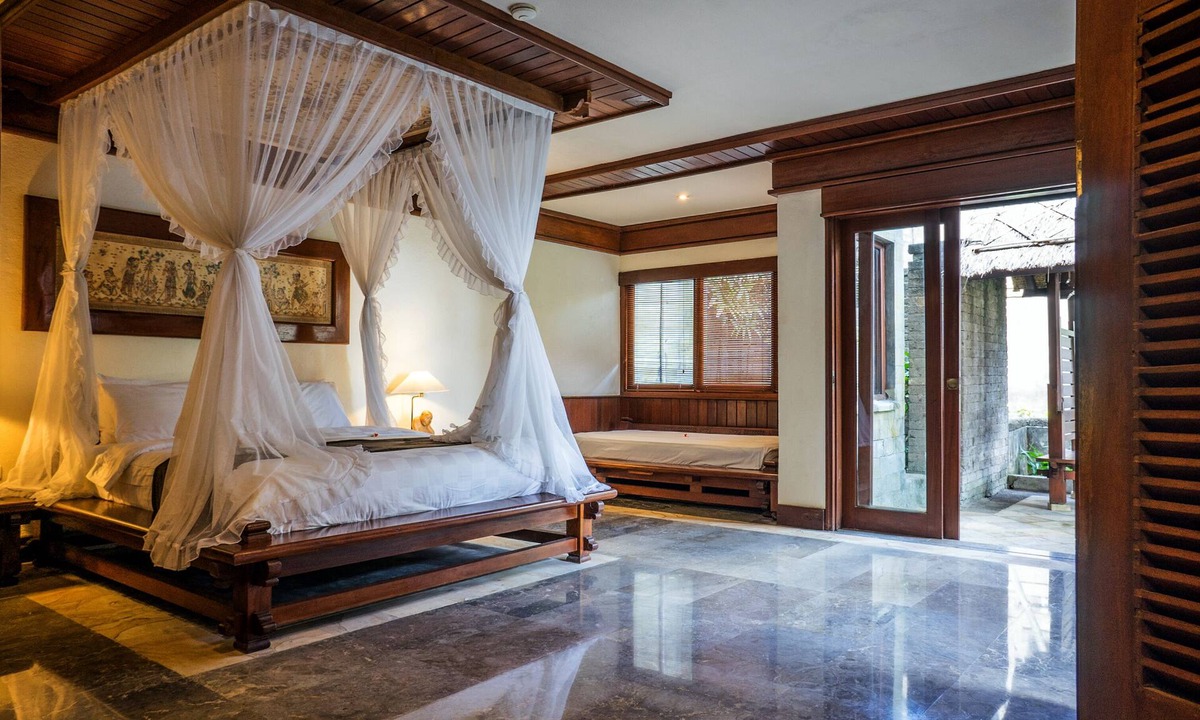 Batubelig Hotel | Grand Balisani Suites Hotel