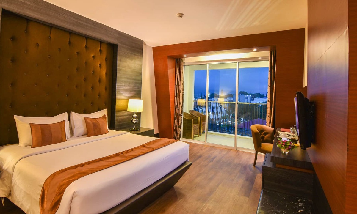 Bukittinggi Hotel | Grand Rocky Hotel