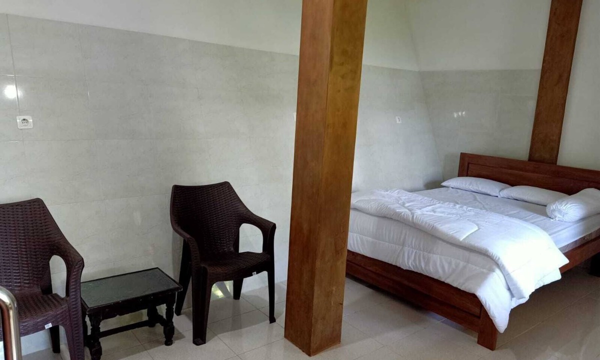 Pendowo House | GRIYA SALAMAN HOMESTAY PANTAI WEDIOMBO