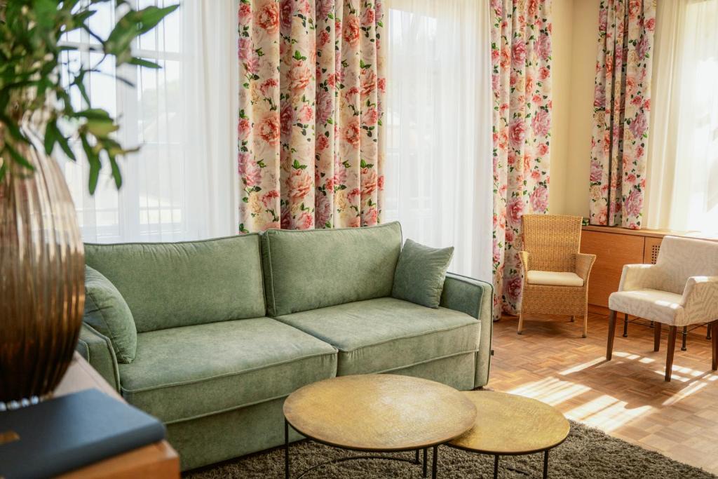 Eibiswald Apartment | Historischer Kirchenwirt - Zimmer & Appartements Veronik
