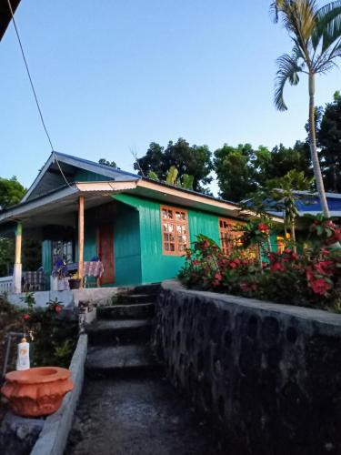 Ruteng House | Hobbit Hill