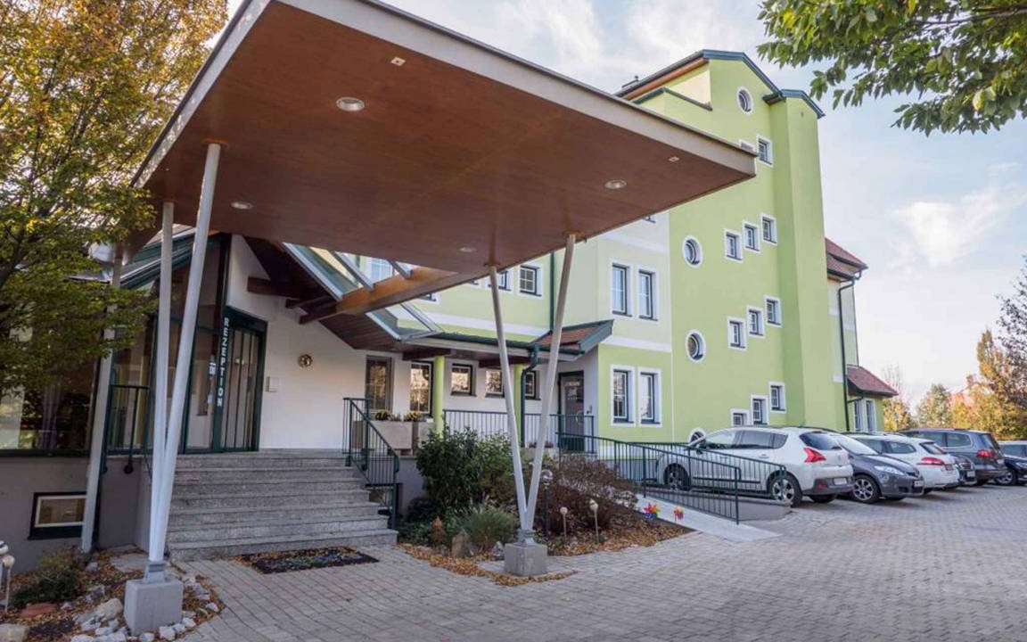 Lutzmannsburg Apartment | Holiday apartment with steam bath and sauna