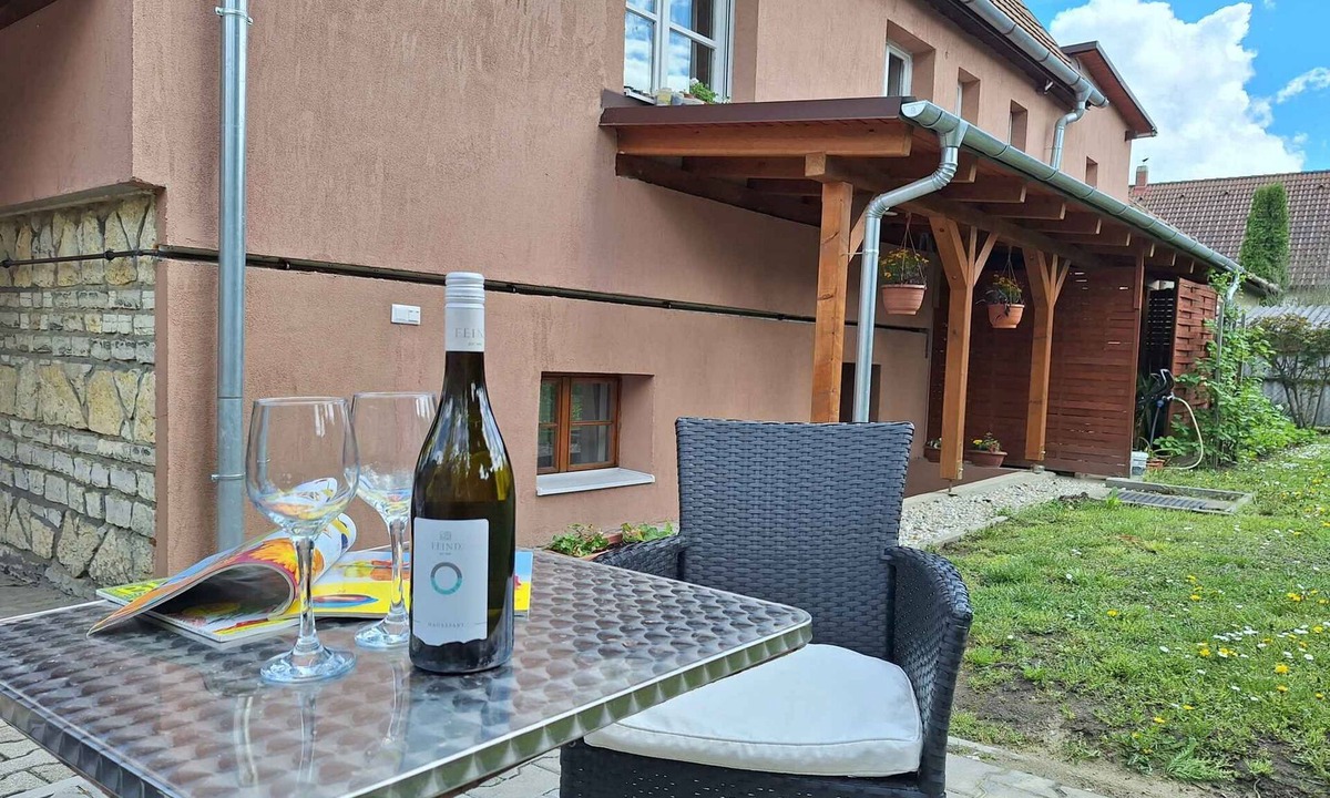 Siofok Apartment | Holiday apartment close to the city centre with internet access, washing machine and parking