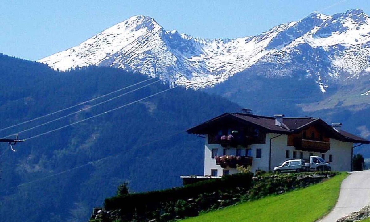 Gattererberg Apartment | Holiday apartment in a quiet location amidst the Zillertal mountains