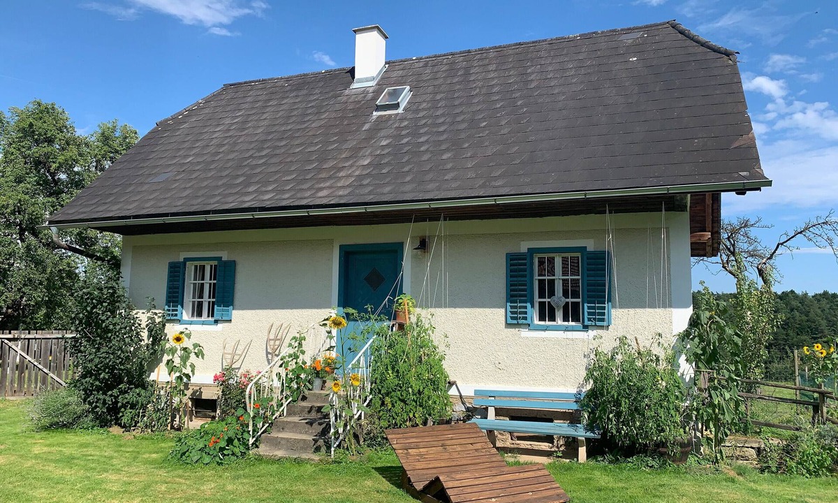 Sankt Martin im Sulmtal House | Holiday Home 'Lebenshof Varm - Die Vegane Farm' with Mountain View, Shared Terrace and Wi-Fi