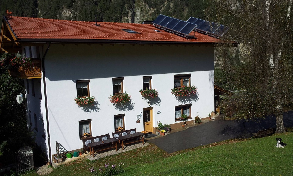 Ried im Oberinntal House | Holiday home with animals, herbs, and natural wonder
