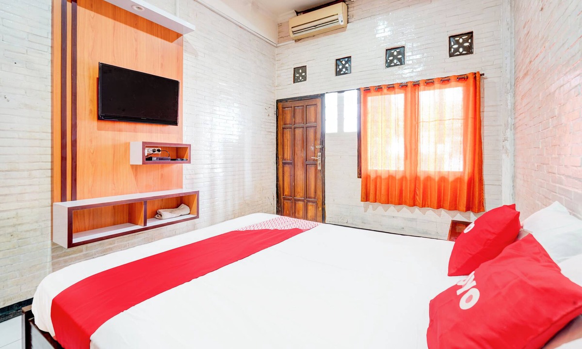 Wiradesa Hotel | Hotel O Kauman Near International Batik Center Formerly Hotel Bata Merah