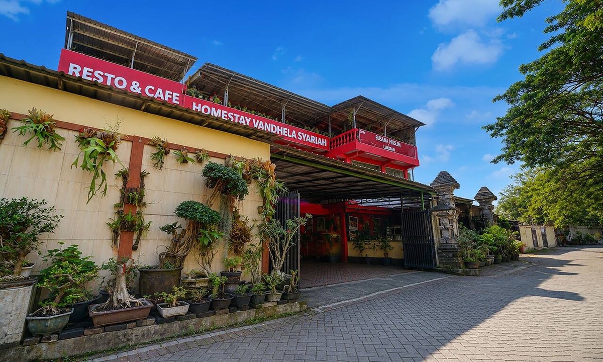 Surabaya Hotel | Hotel O near City of Tomorrow Mall formerly Vandhela Homestay