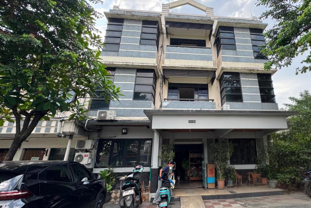 Depok Hotel | Hotel O near Universitas Indonesia formerly Bang Day