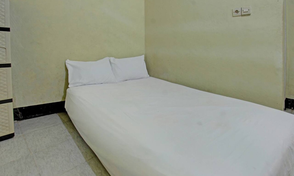 Kecamatan Janapria Hotel | Hotel O Penginapan 3 Bersaudara Near Pasar Sengkol