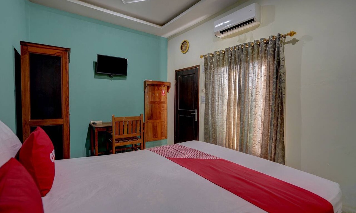 Gresik Hotel | Hotel O Sahabat Syariah Near Plasa Telkom Bawean