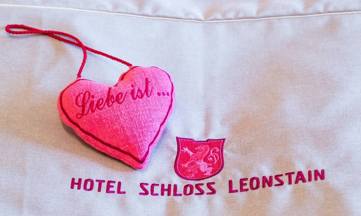 Poertschach am Woerthersee Hotel | Hotel Schloss Leonstain