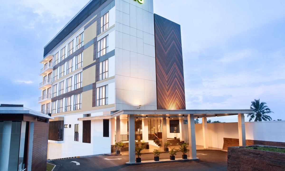 Sukabumi Hotel | Hotel Santika Sukabumi