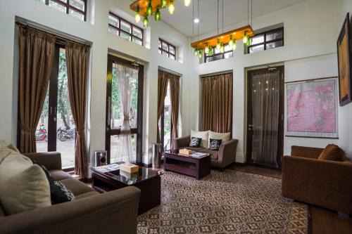 Gondangdia House | Jambuluwuk Heritage Menteng Suites