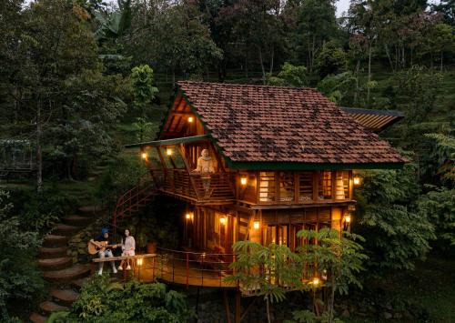 Karanganyar Villa | Kebun Hanoman Private Villa