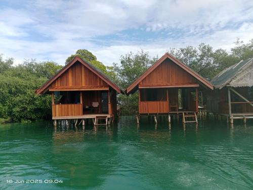 Raja Ampat House | Lagoon Homestay