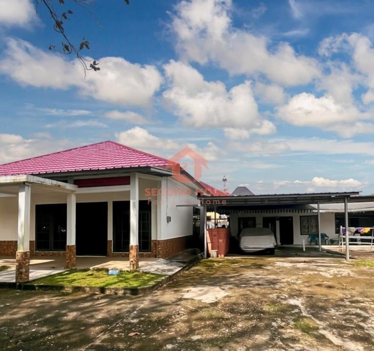 Palembang House | Large & Strategic 3BR House Palembang City