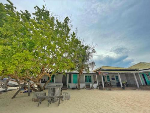 Bira House | Liukang island homestay Bira
