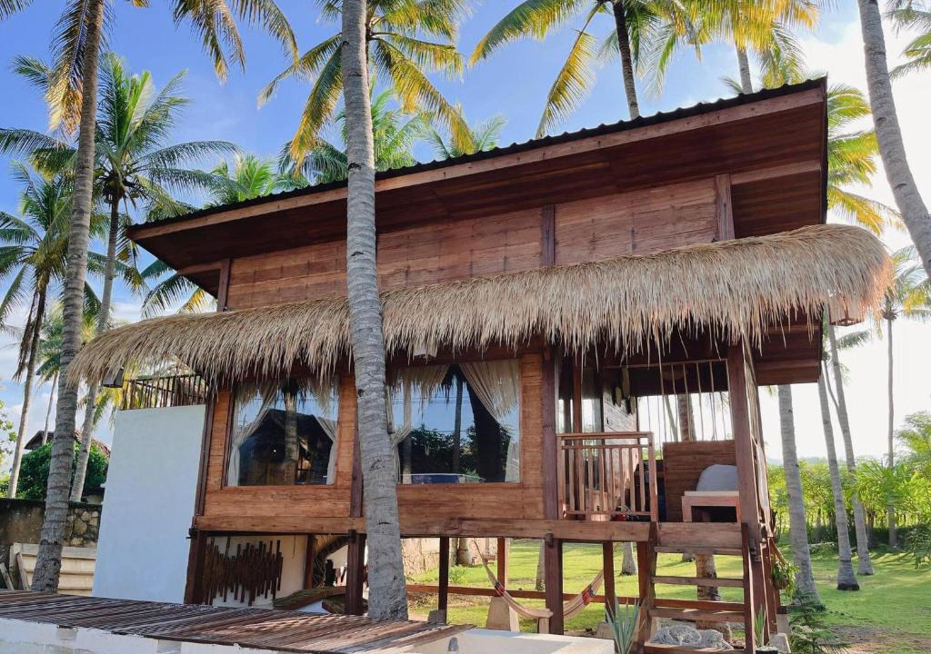 Sumbawa Barat Hotel | Living On Air