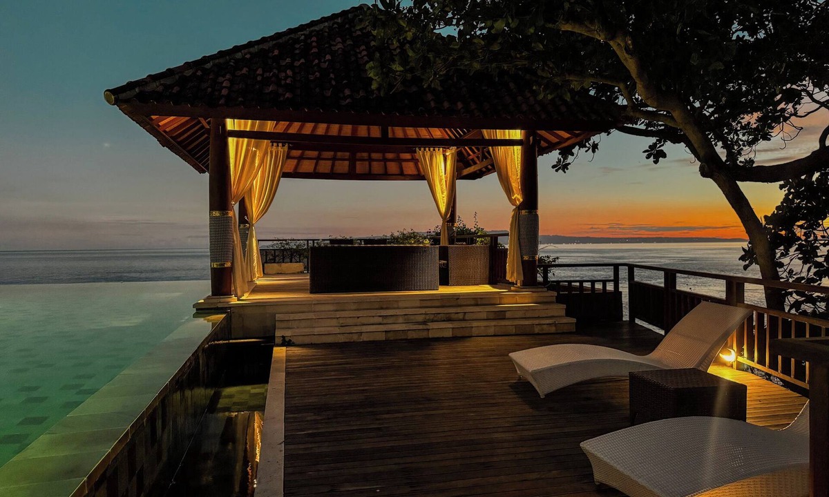 Padangbai Villa | Luxury 3BR Villa with Private Infinity Pool with 180° Ocean Views in Manggis